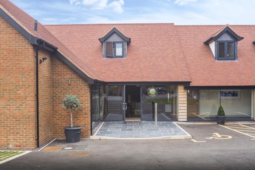 The Chequers Inn Beaconsfield Exterior photo