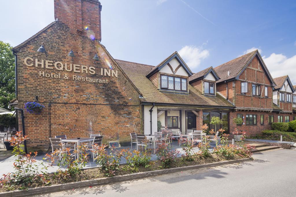 The Chequers Inn Beaconsfield Exterior photo