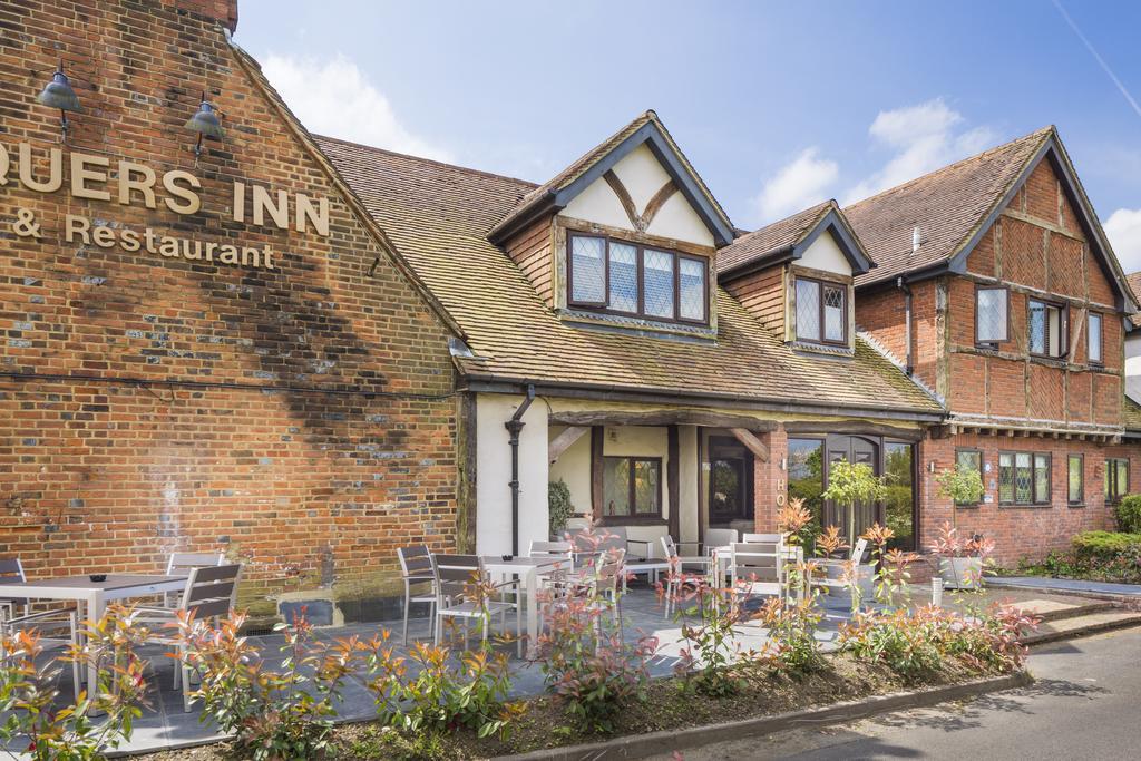 The Chequers Inn Beaconsfield Exterior photo