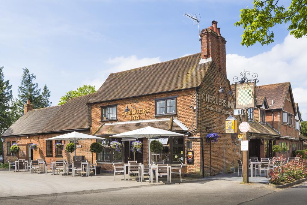 The Chequers Inn Beaconsfield Exterior photo