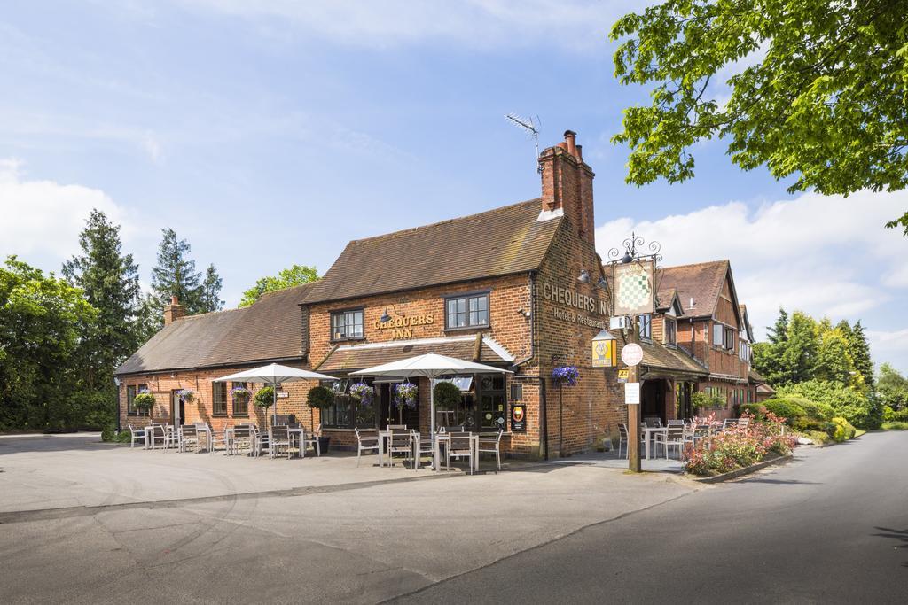 The Chequers Inn Beaconsfield Exterior photo