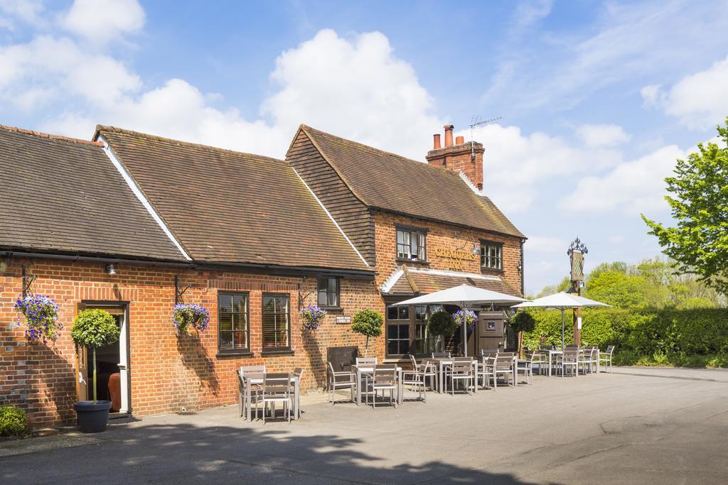 The Chequers Inn Beaconsfield Exterior photo