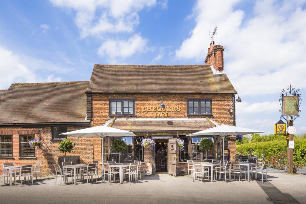 The Chequers Inn Beaconsfield Exterior photo